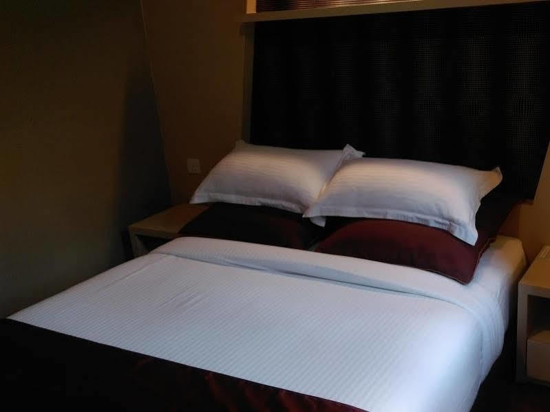 Chariton Nusa Bestari Hotel