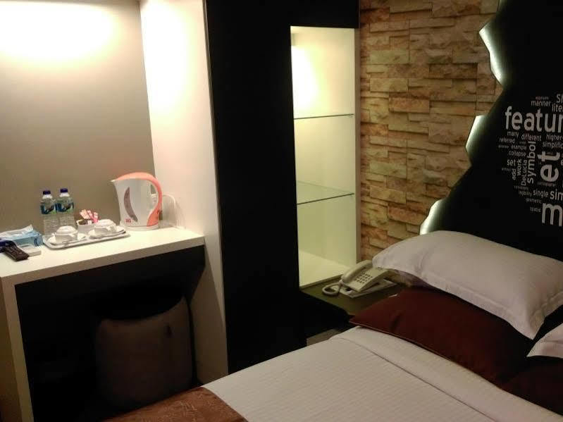 Chariton Nusa Bestari Hotel