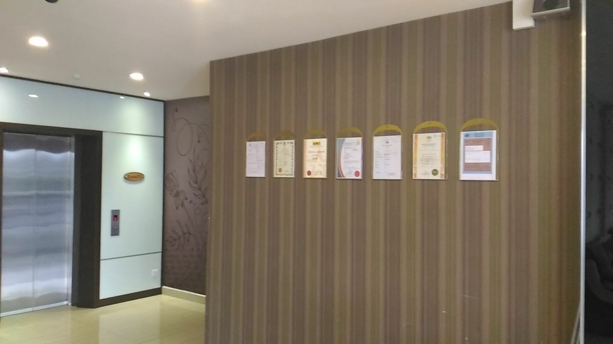 Hotel Chariton Nusa Bestari